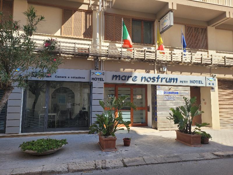 Mare Nostrum Petit Hotel image