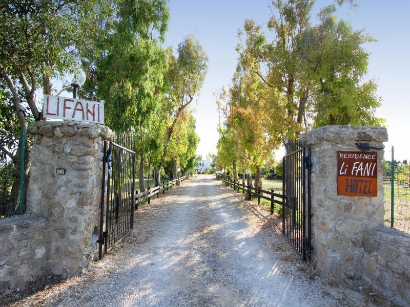 Li Fani Perla Del Salento image