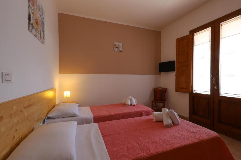 Li Fani Perla Del Salento image