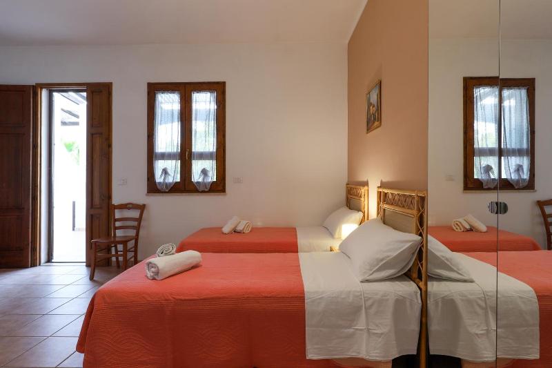 Li Fani Perla Del Salento image