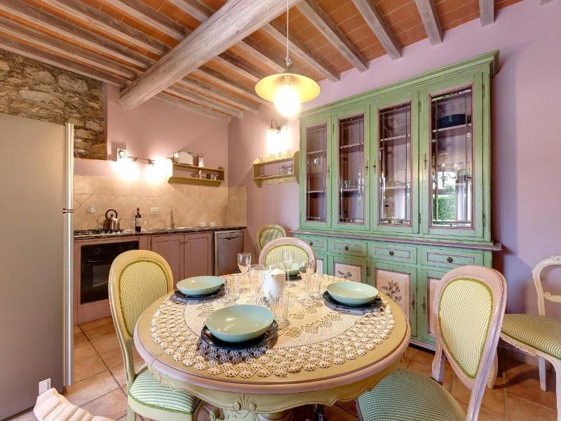 Vignola Apartments image