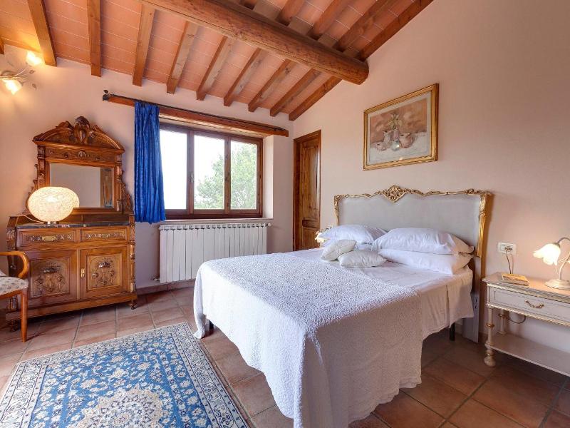 Vignola Apartments image