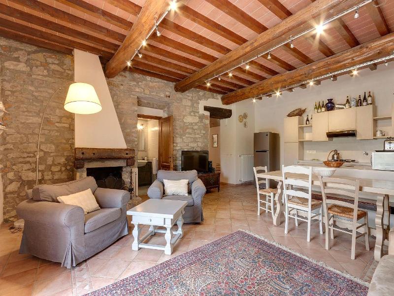 Vignola Apartments image