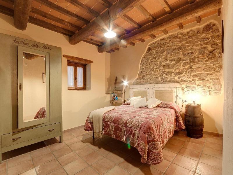 Vignola Apartments image