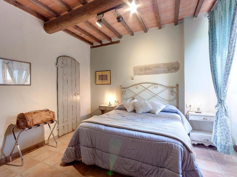 Vignola Apartments image