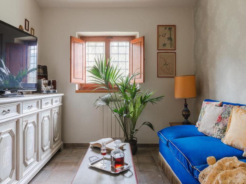 Vignola Apartments image