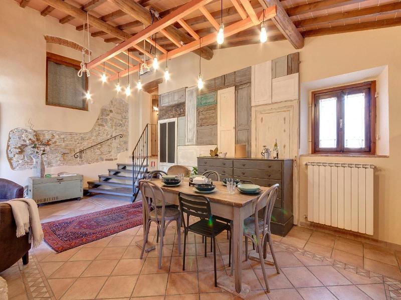 Vignola Apartments image