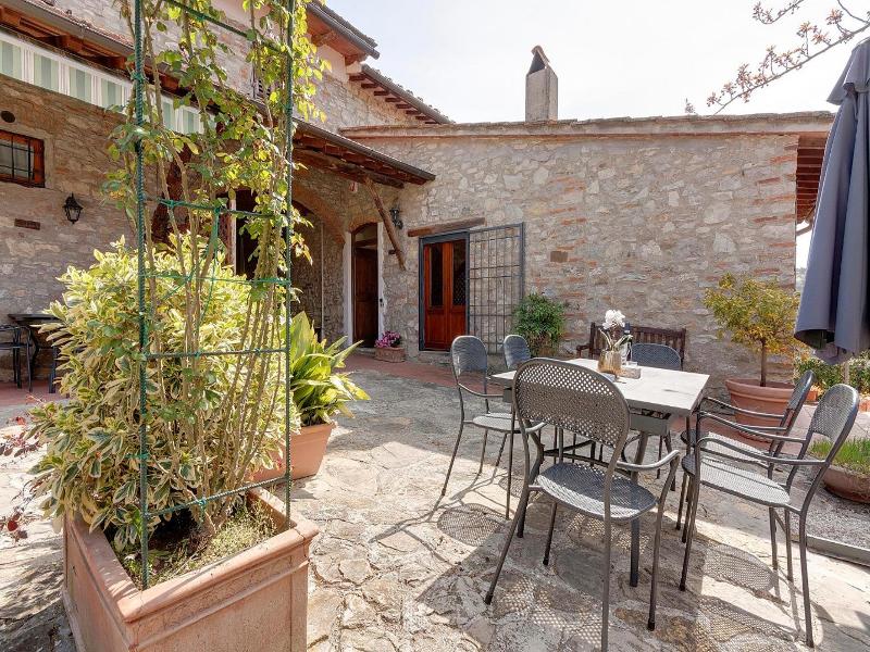 Vignola Apartments image