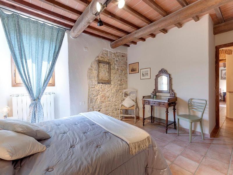 Vignola Apartments image