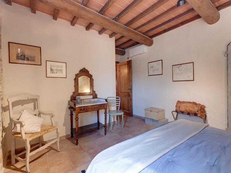 Vignola Apartments image