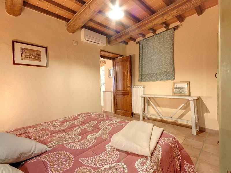 Vignola Apartments image
