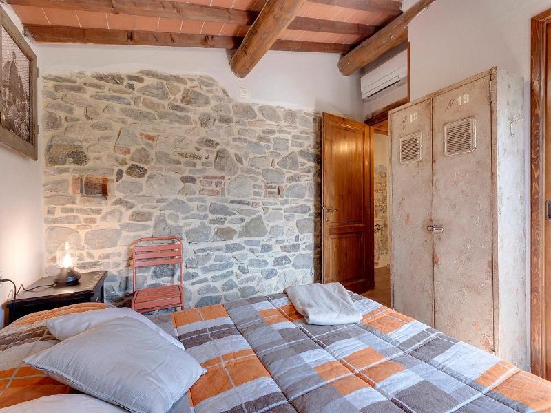 Vignola Apartments image