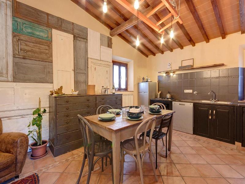 Vignola Apartments image