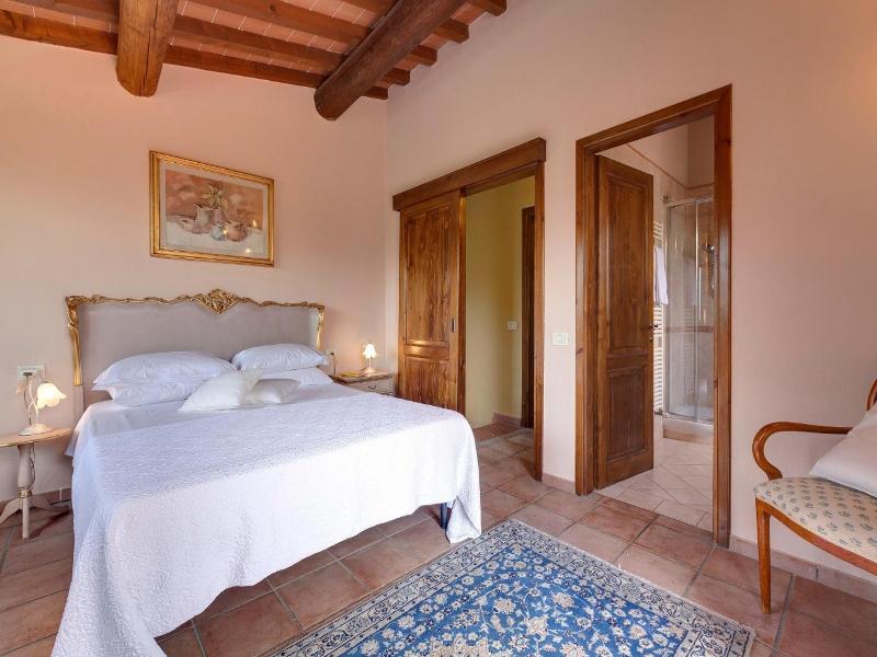 Vignola Apartments image