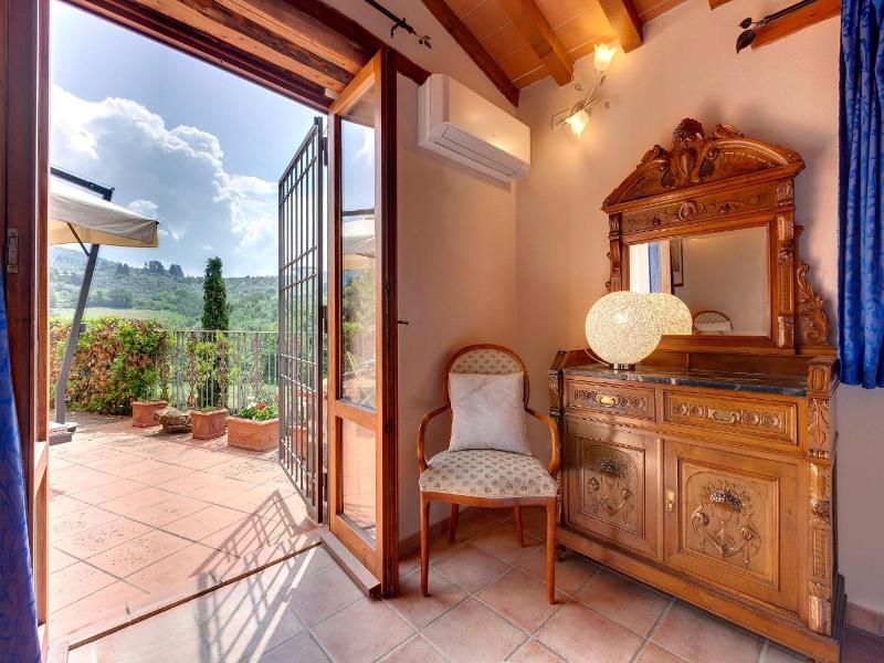 Vignola Apartments image