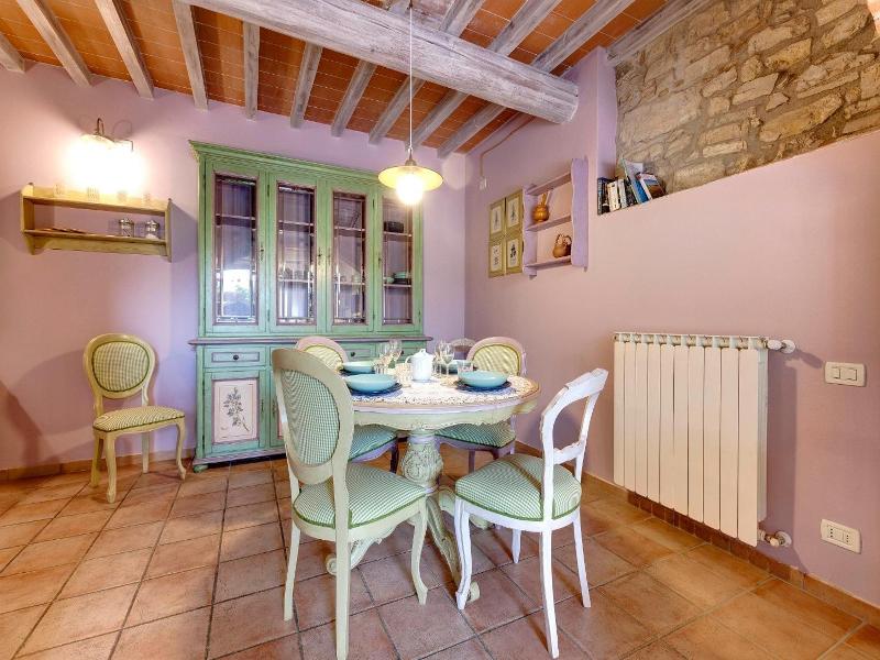 Vignola Apartments image