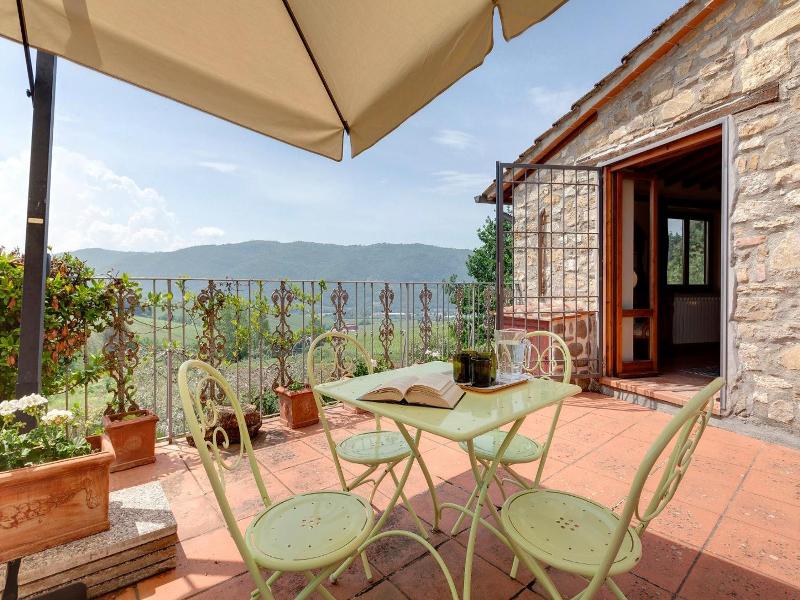 Vignola Apartments image