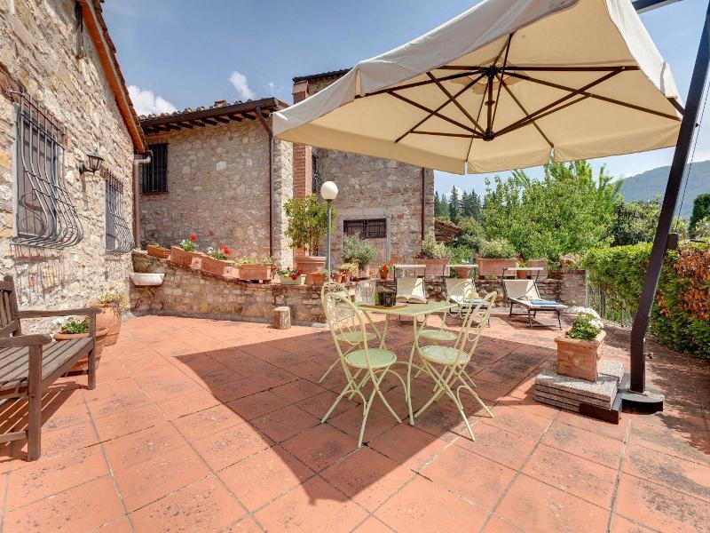 Vignola Apartments image