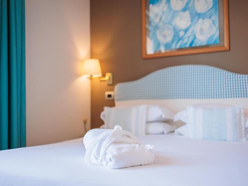 Hotel Eden image