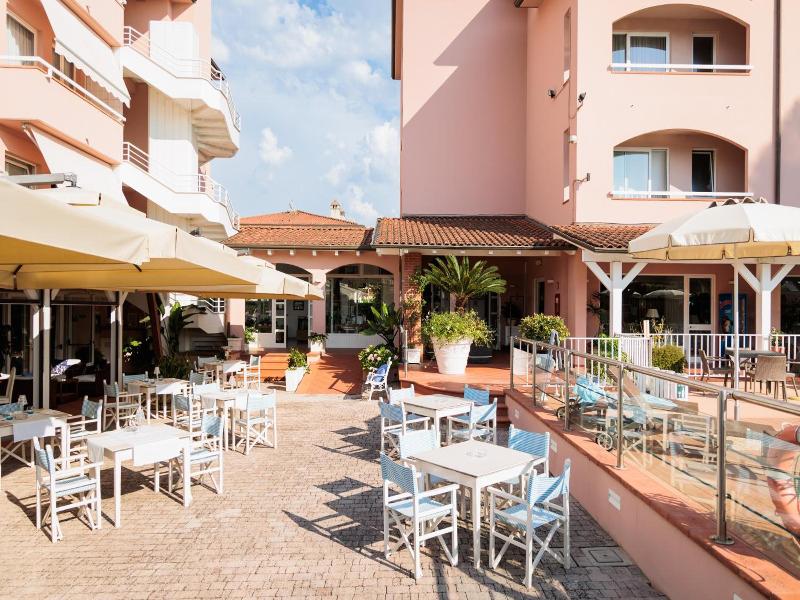 Hotel Eden image