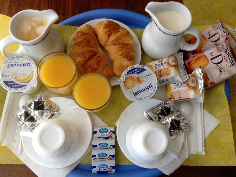 Bed And Breakfast Dream image