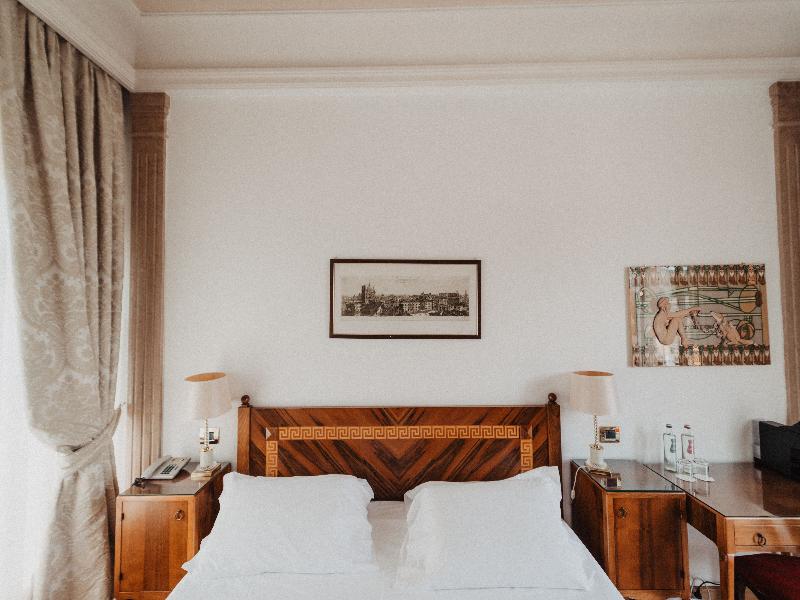Hotel Vittoria image