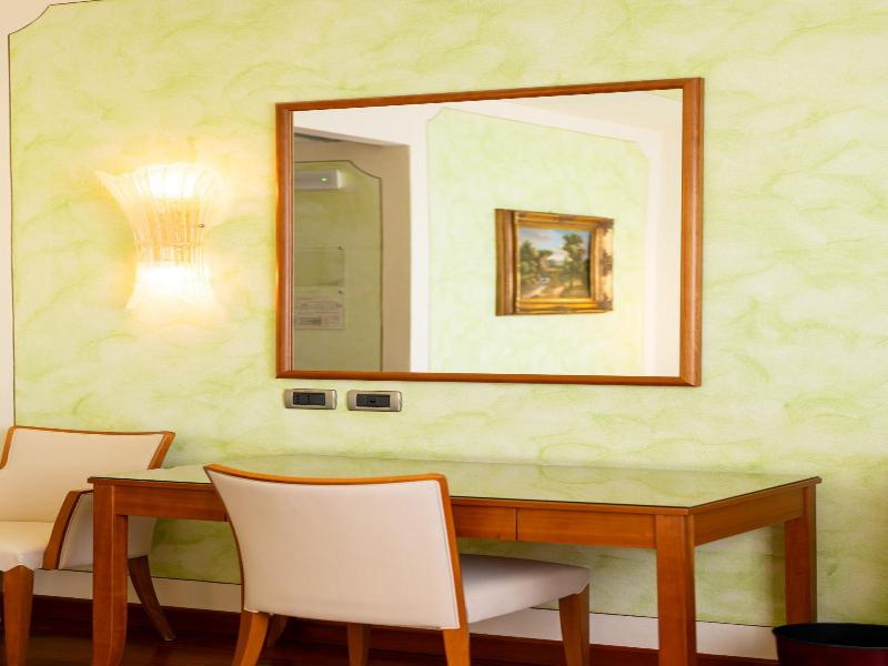 Grand Hotel Del Parco Bergamo Airport image