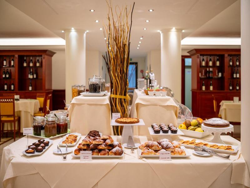 Grand Hotel Del Parco Bergamo Airport image