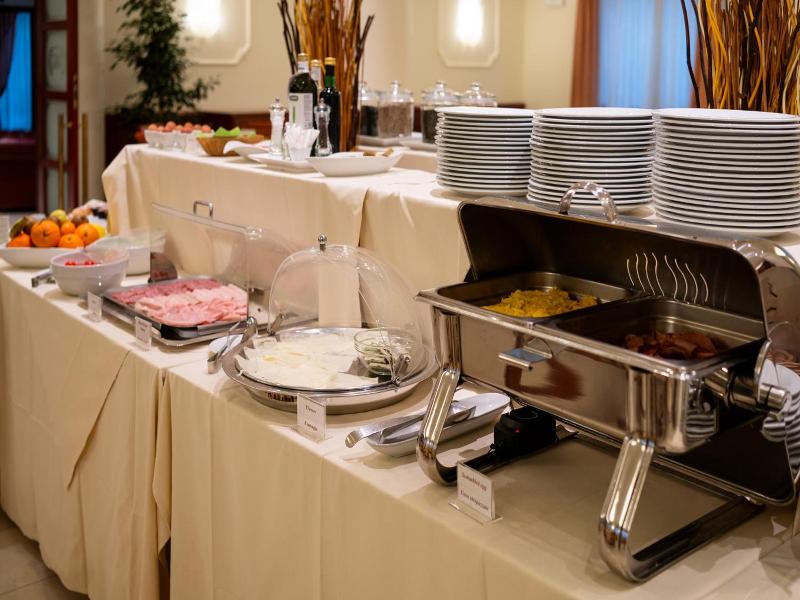 Grand Hotel Del Parco Bergamo Airport image