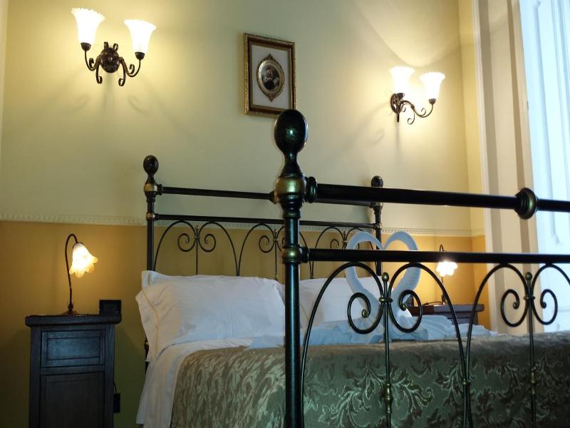 Hotel Pignatelli Napoli image