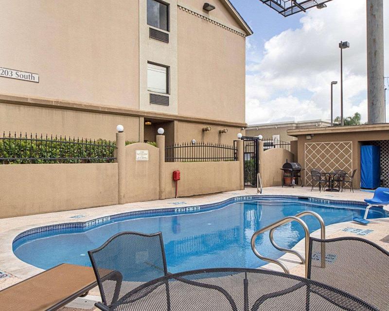 Shary Inn and Suites image