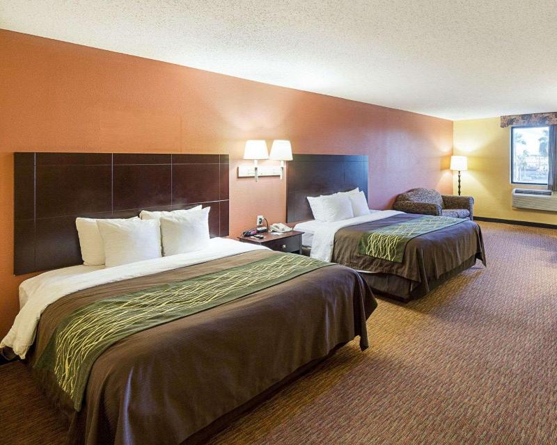 Shary Inn and Suites image