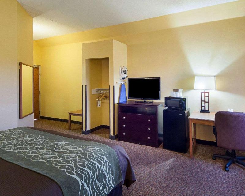 Shary Inn and Suites image