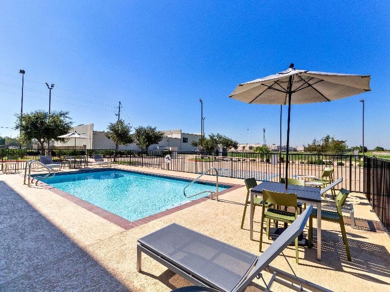 Spark By Hilton Pearland image