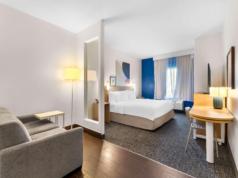 Spark By Hilton Pearland image