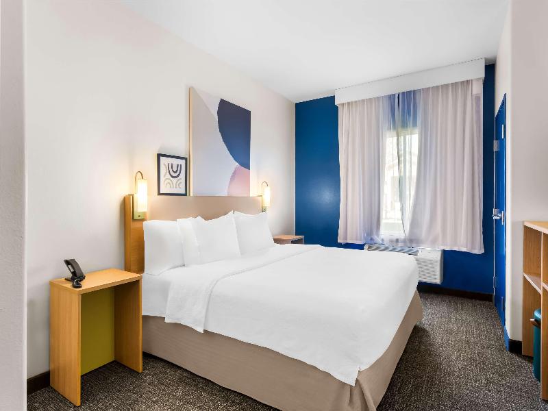 Spark By Hilton Pearland image