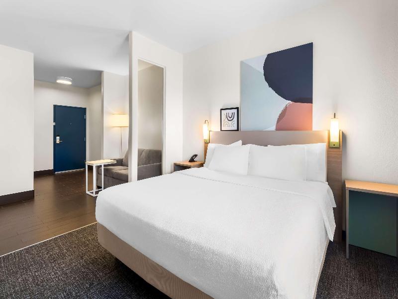 Spark By Hilton Pearland image