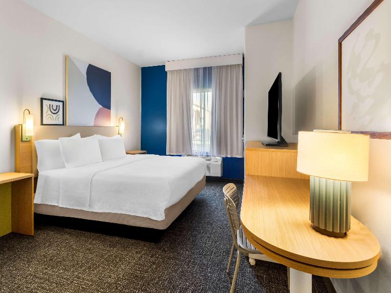 Spark By Hilton Pearland image