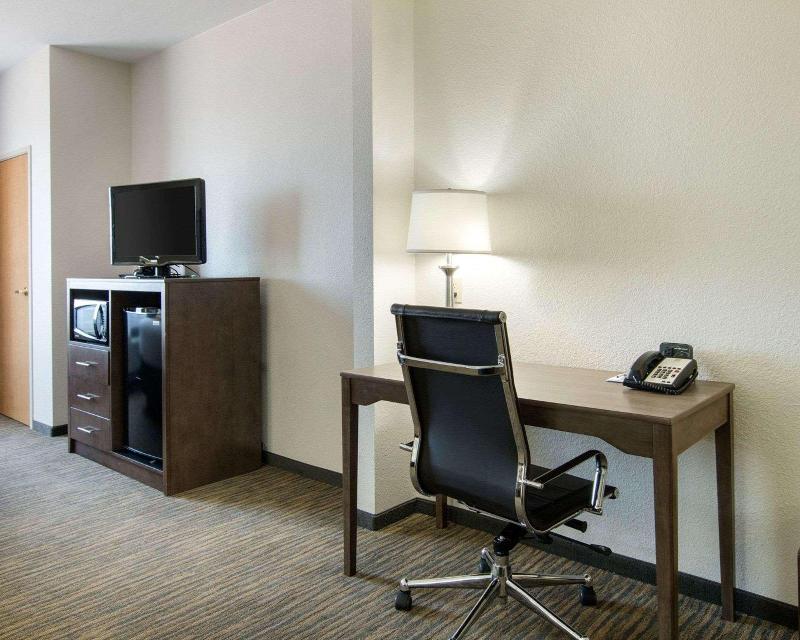 Hotel Comfort Suites San Angelo near University