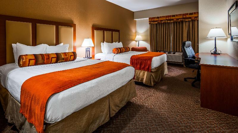 Best Western Plus Waxahachie Inn & Suites image