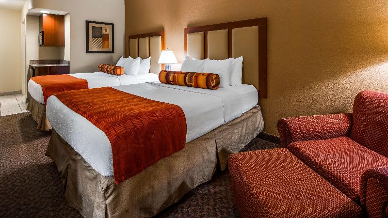 Best Western Plus Waxahachie Inn & Suites image