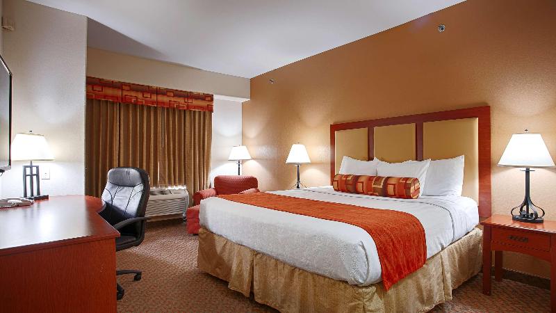 Best Western Plus Waxahachie Inn & Suites image