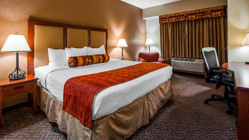 Best Western Plus Waxahachie Inn & Suites image