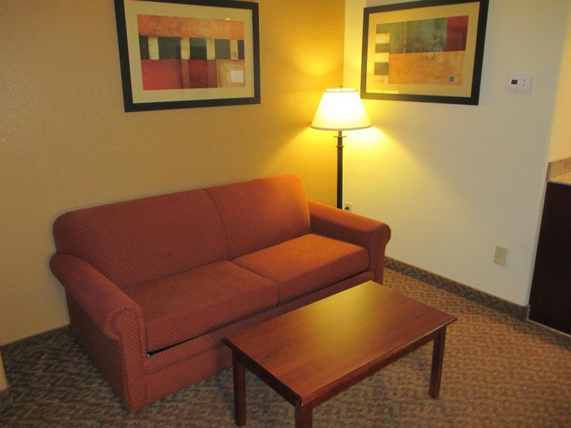 Best Western Plus Waxahachie Inn & Suites image