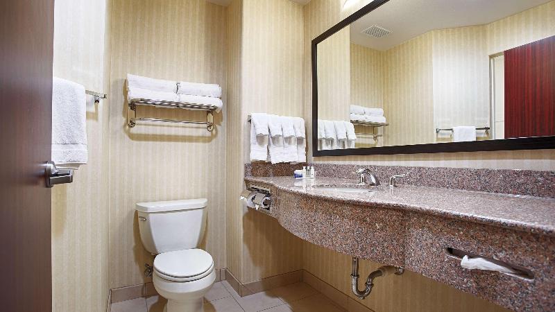 Best Western Plus Waxahachie Inn & Suites image