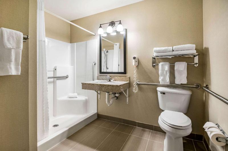 Comfort Suites At Par 4 Resort image