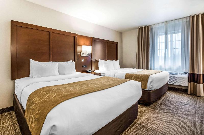 Comfort Suites At Par 4 Resort image