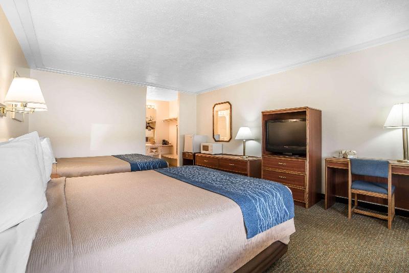Rodeway Inn Pronghorn Lodge image