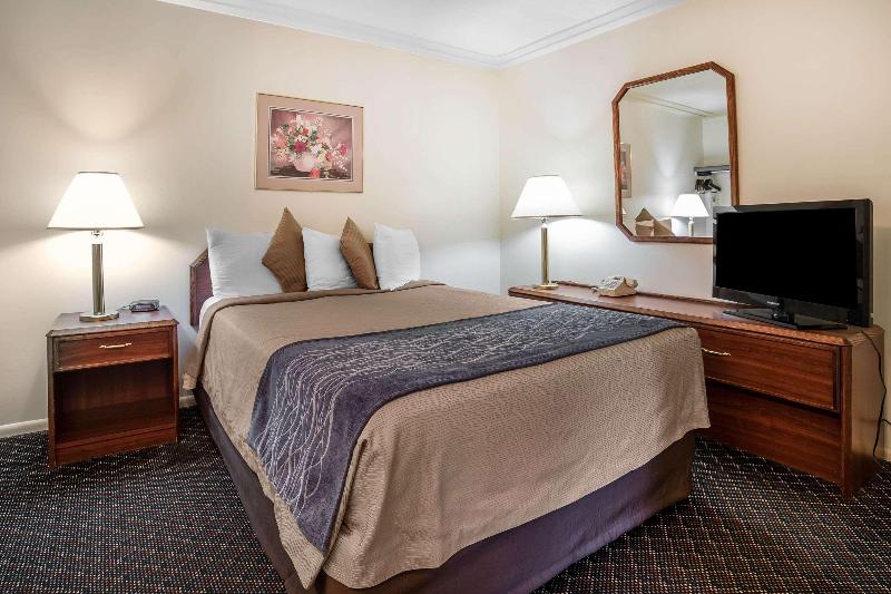 Rodeway Inn Pronghorn Lodge image