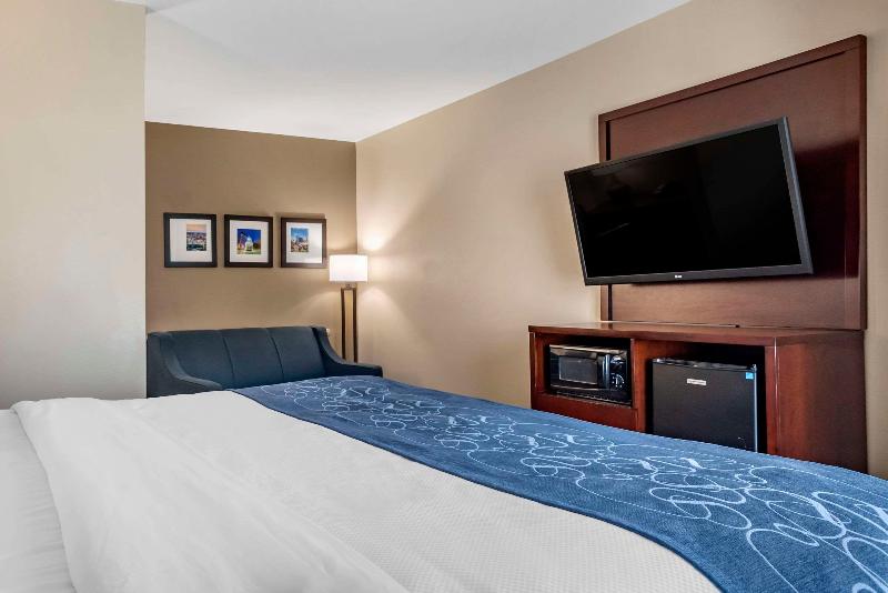 Comfort Suites Pell City I-20 exit 158 image